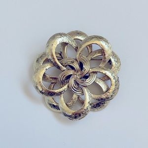 Vintage Gold Flower Brooch